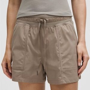 Lululemon Dance Studio High-Rise Short 3.5" Inseam - Taupe - EUC
